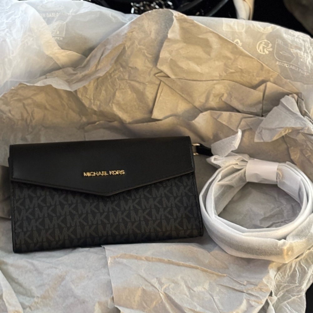 Michael Kors 🆕 crossbody black MK monogram